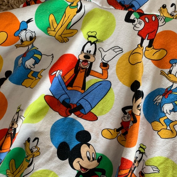 Spoiled and flashy skirted Leo - Picture 2 of 3